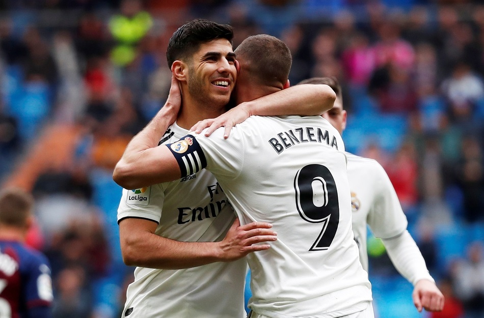 西班牙豪门白衣军团取得连胜，领跑积分榜