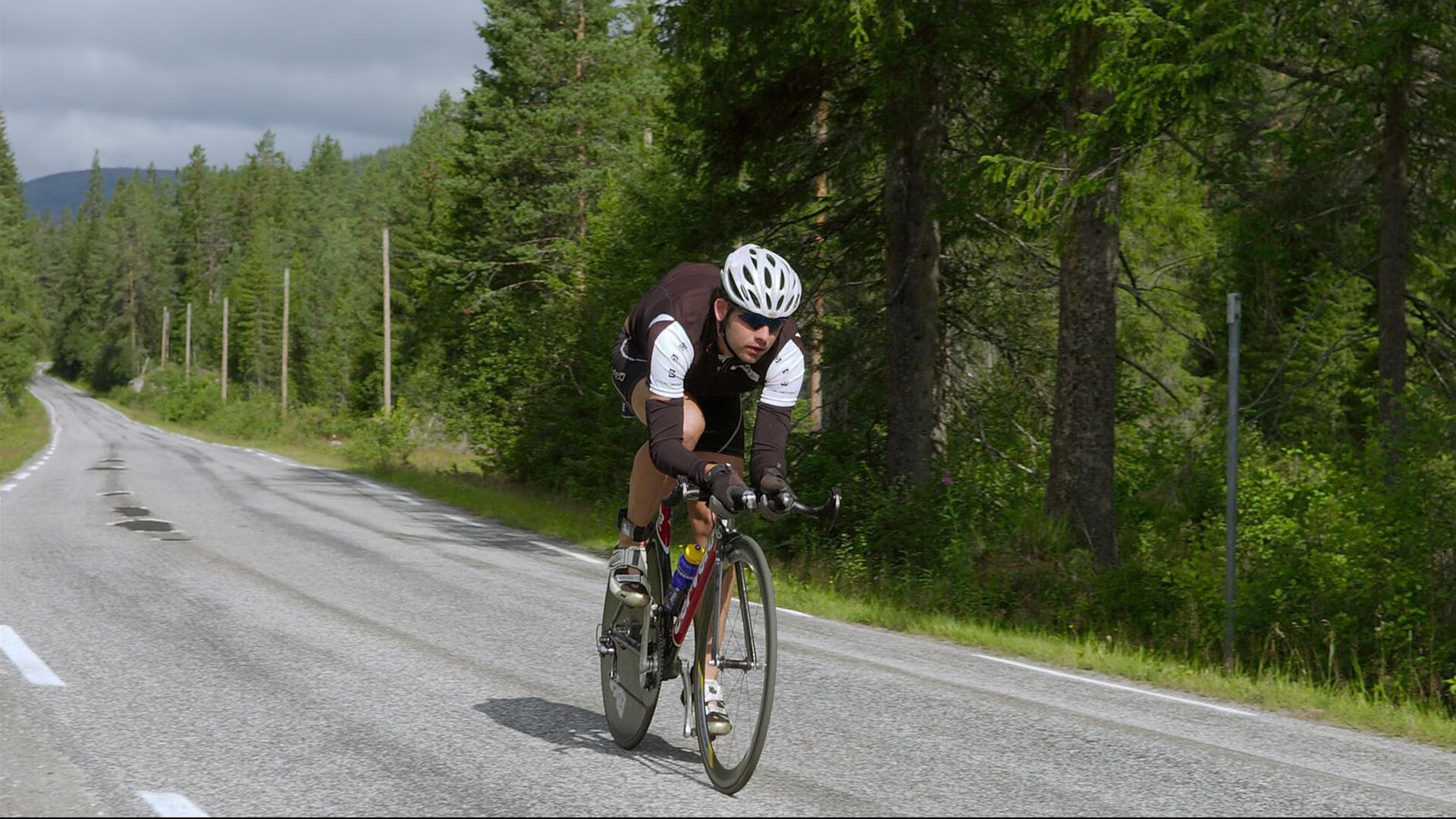 恩佐的致命一击，里昂对阵罗马，一粒进球如何让悬念提前终结