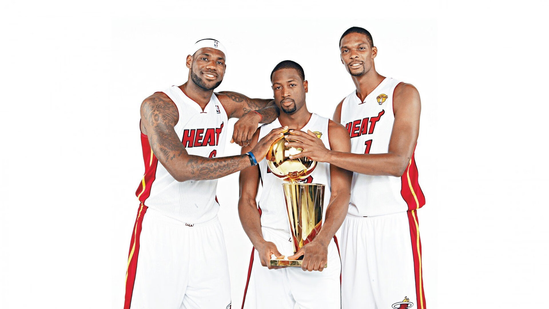 药厂铁流冲垮马赛，罗德里，硬仗之王的加冕与暗影